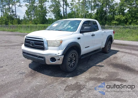 2011 Toyota Tundra Grade 5.7L V8 z USA, uszkodzony, nr VIN 5TFRY5F17BX114861